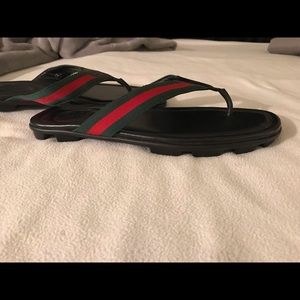 Men’s Gucci flip flops